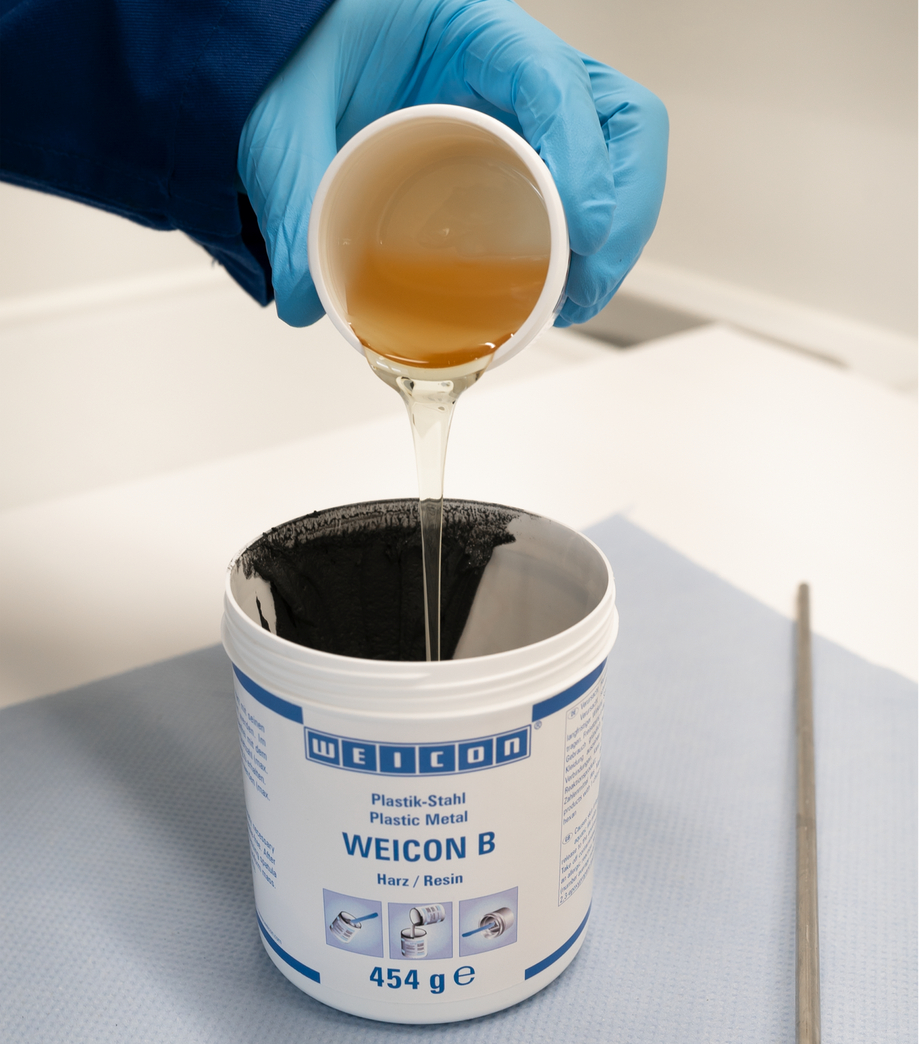Plastic Metal B | steel-filled epoxy resin system for repairs and moulding