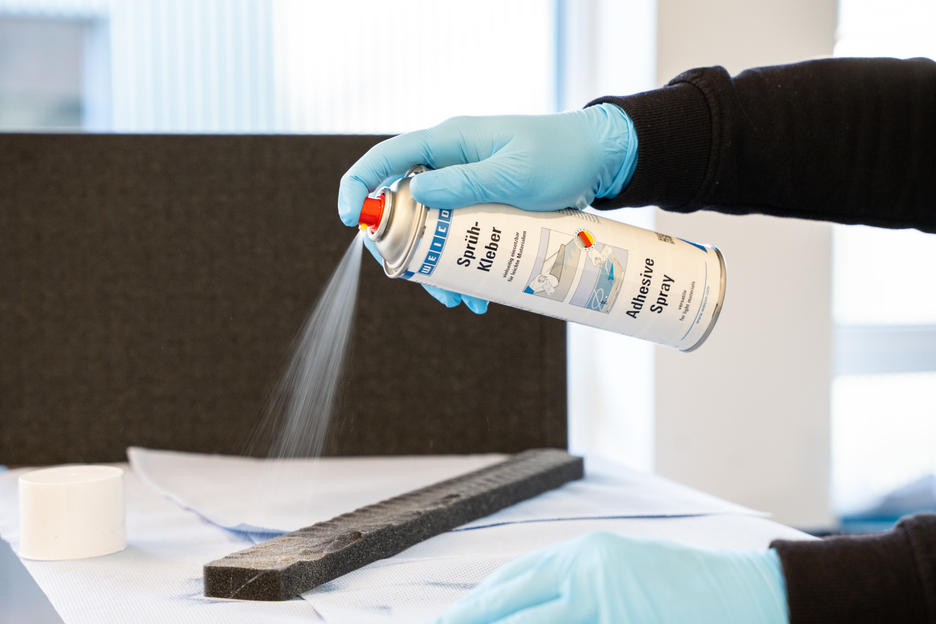 Adhesive Spray XT | sprayable contact adhesive, ideal for cardboard and paper