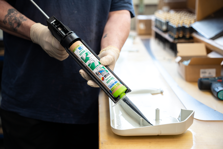 Flex 310 M® Classic | elastic adhesive based on MS-Polymer in Presspack packaging for fatigue-free working