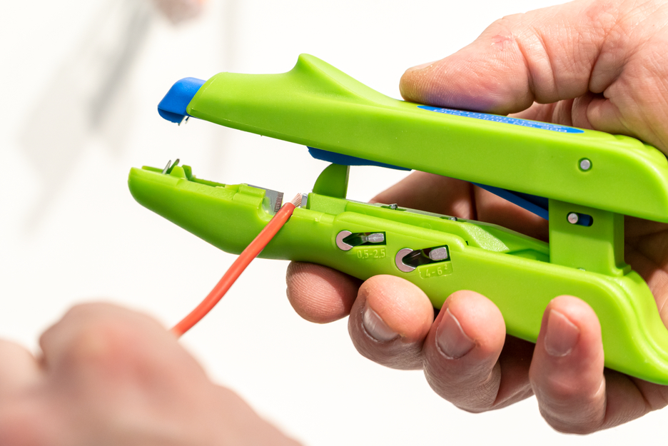 Duo-Crimp No. 300 Green Line | Stripping tools made from up to 97% renewable raw materials I for stripping and crimping I working range 0,5 mm² - 6,0 mm²