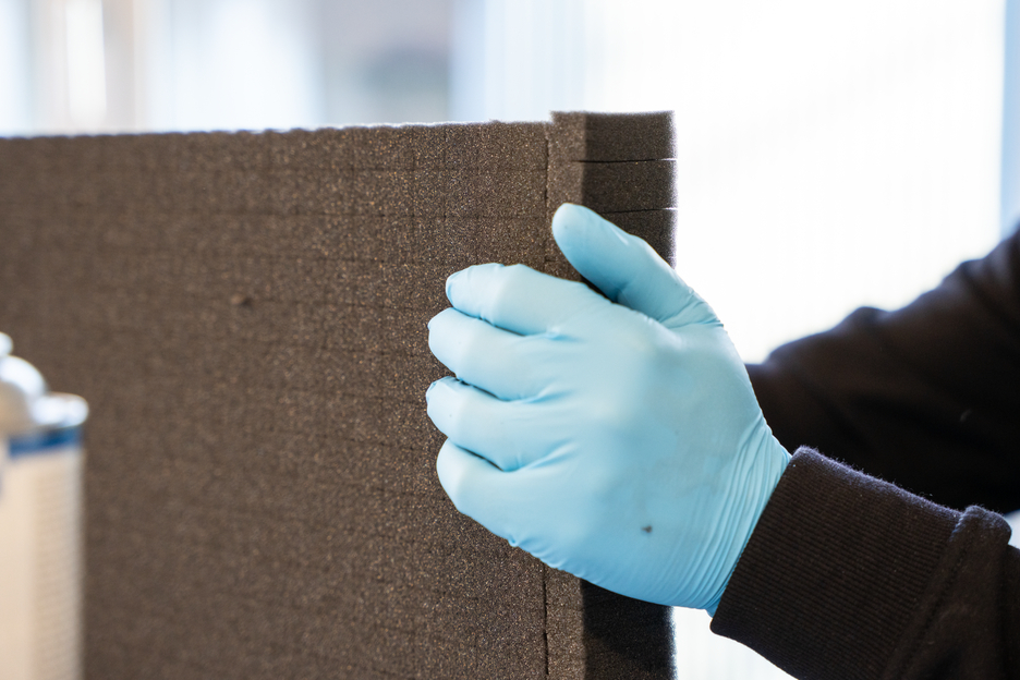 Adhesive Spray XT | sprayable contact adhesive, ideal for cardboard and paper